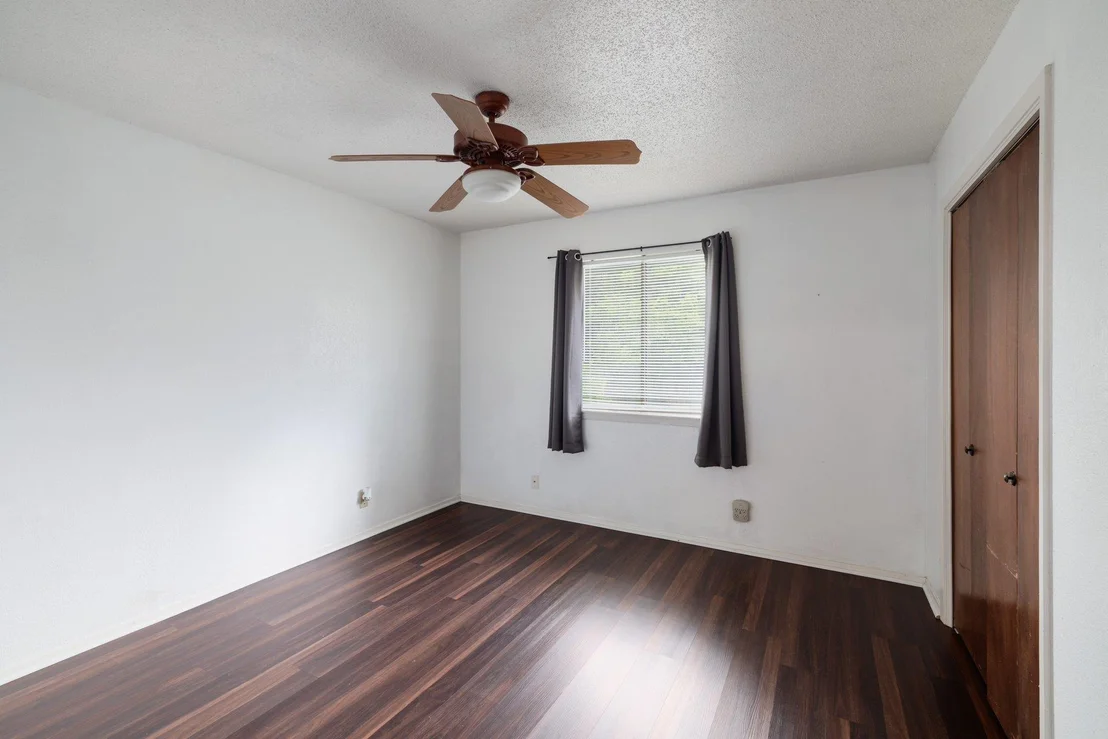 Photo of 405 Brookhollow DR