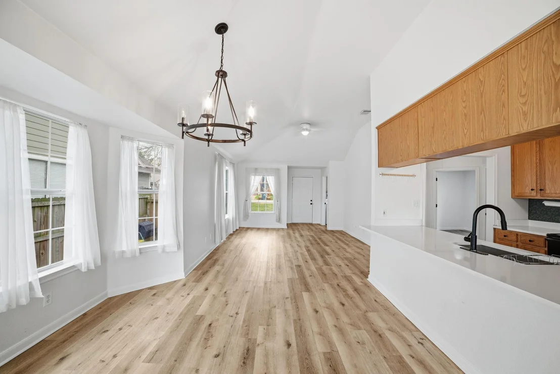 Photo of 104 S Mockingbird CIR