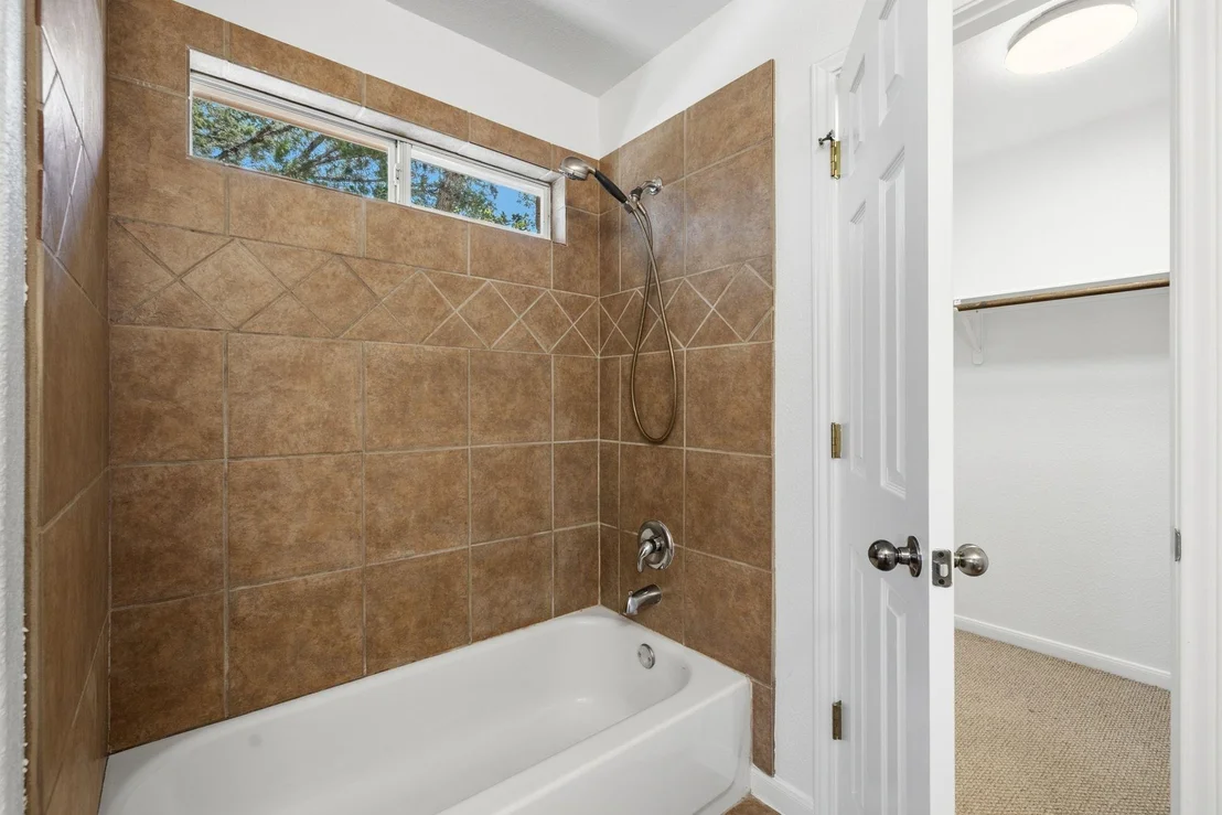 Photo of 21518 Horseshoe LOOP