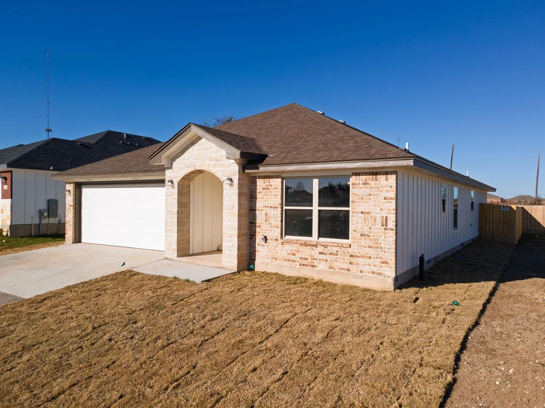 Photo of 2123 Blackhawk LOOP