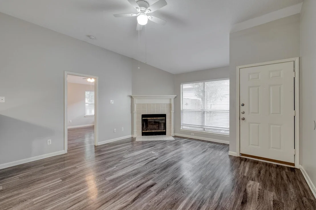 Photo of 2155 Redwing WAY