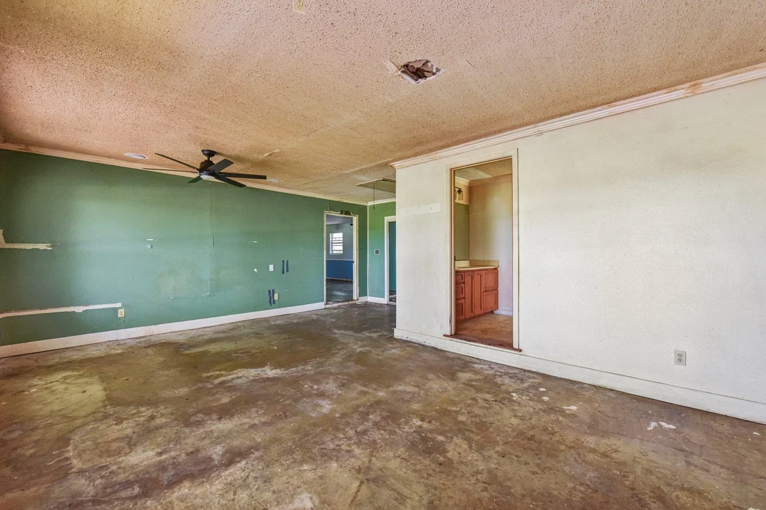 Photo of 1111 Silent Valley RD