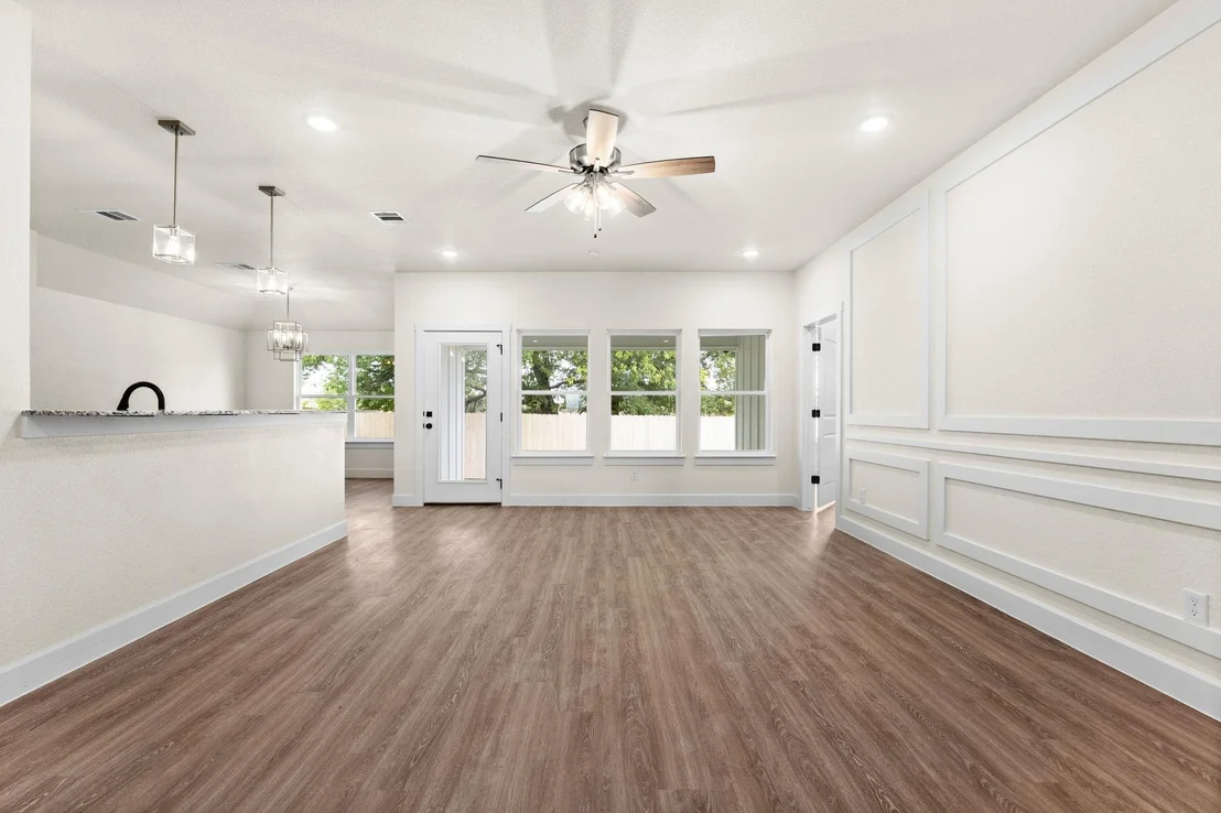 Photo of 2119 Blackhawk LOOP