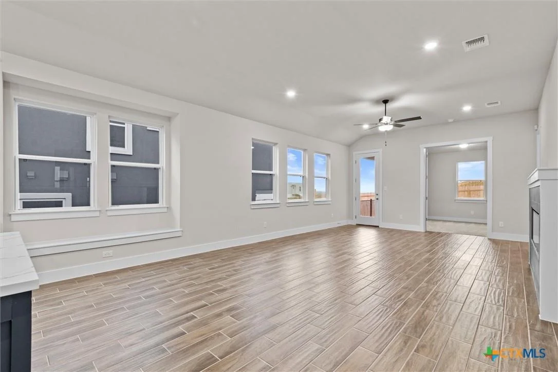 Photo of 401 Stellar Wind DR