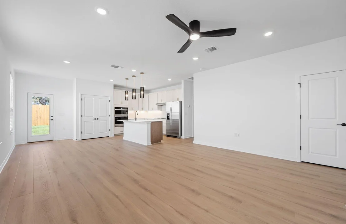 Photo of 125 Adlai Ave