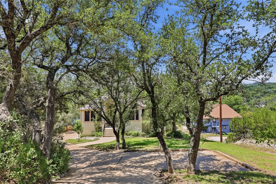 Photo of 10802 Beach RD