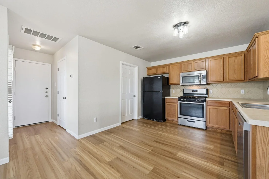Photo of 1733 Thompson TRL