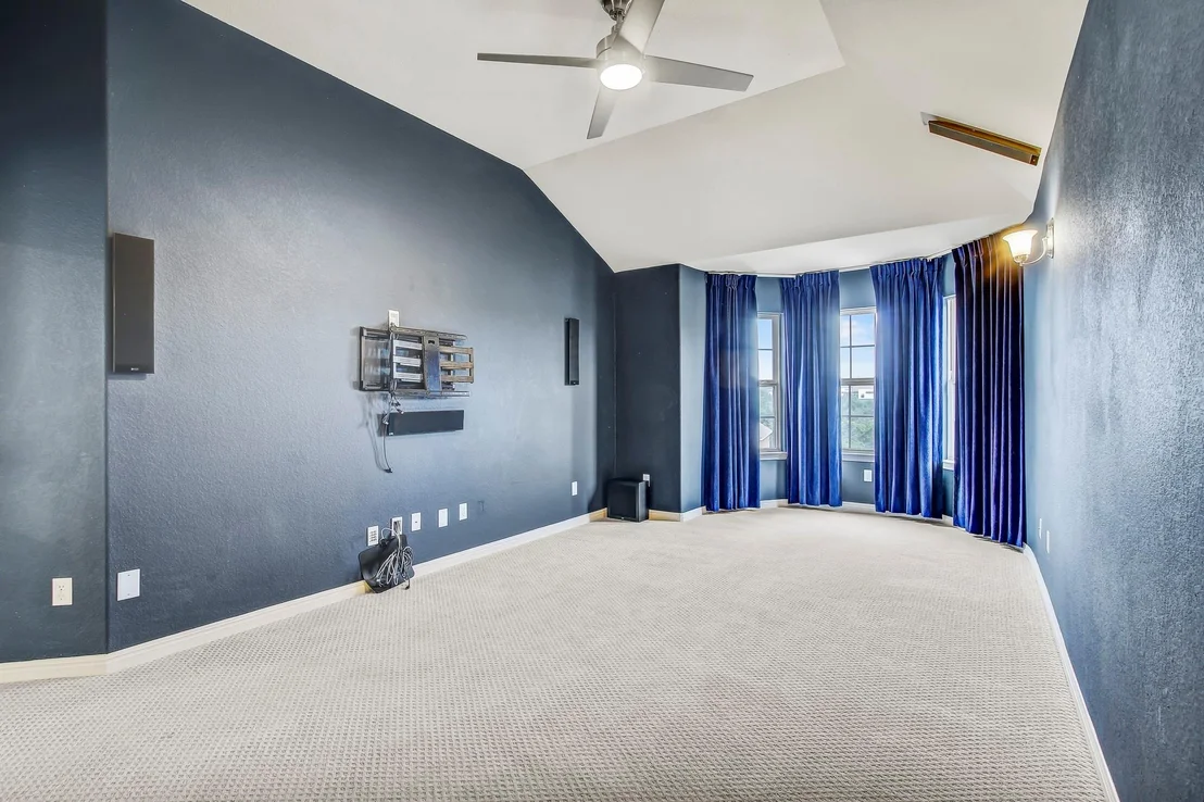 Photo of 7840 Aria LOOP