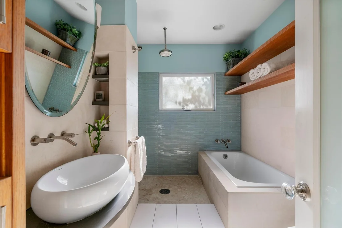 Photo of 5205 Martin Ave