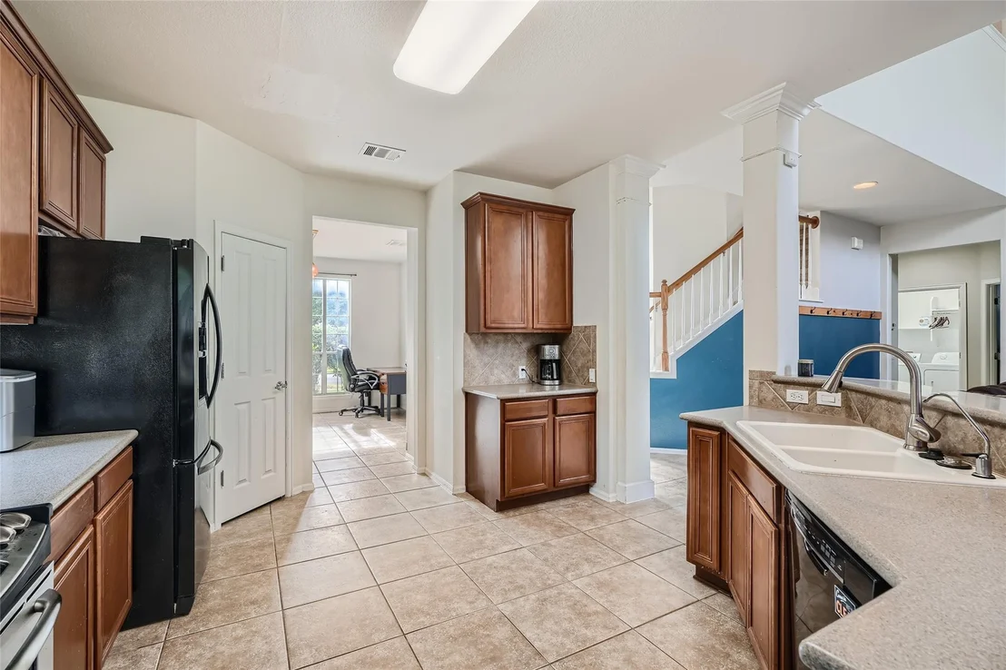 Photo of 269 Camelia PKWY