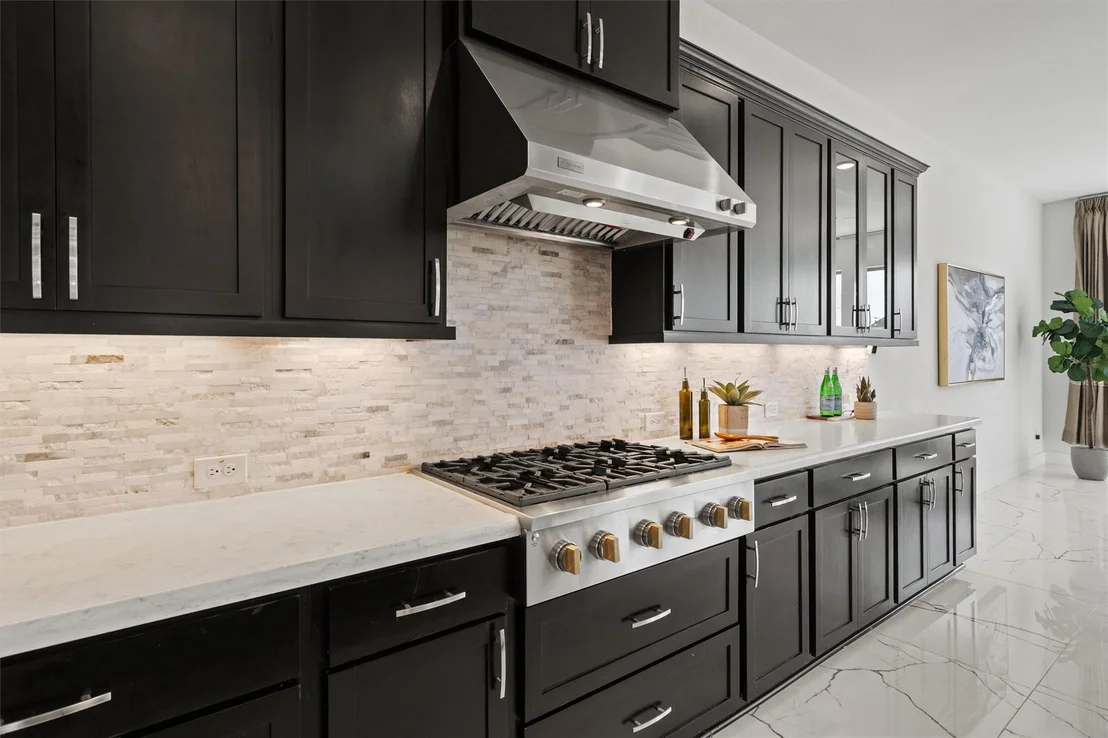 Photo of 4909 Risana BND