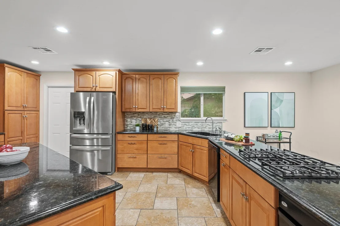 Photo of 1904 Oakridge DR