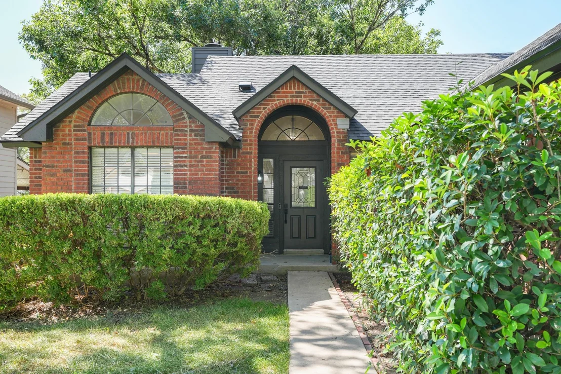 Photo of 2107 Warfield WAY
