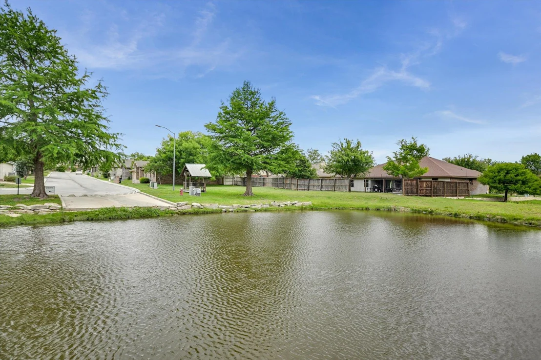 Photo of 700 Beachwood