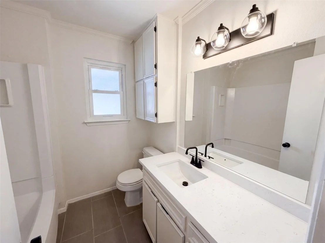 Photo of 501 E Central DR