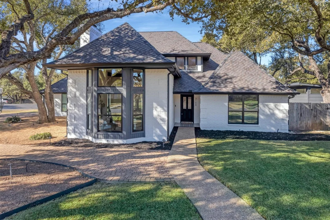 Photo of 3104 Oak Bend DR