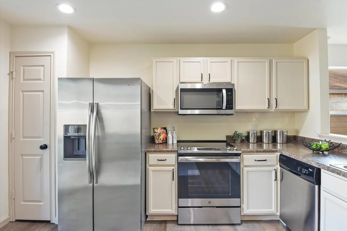 Photo of 5713 Las Alas TRL