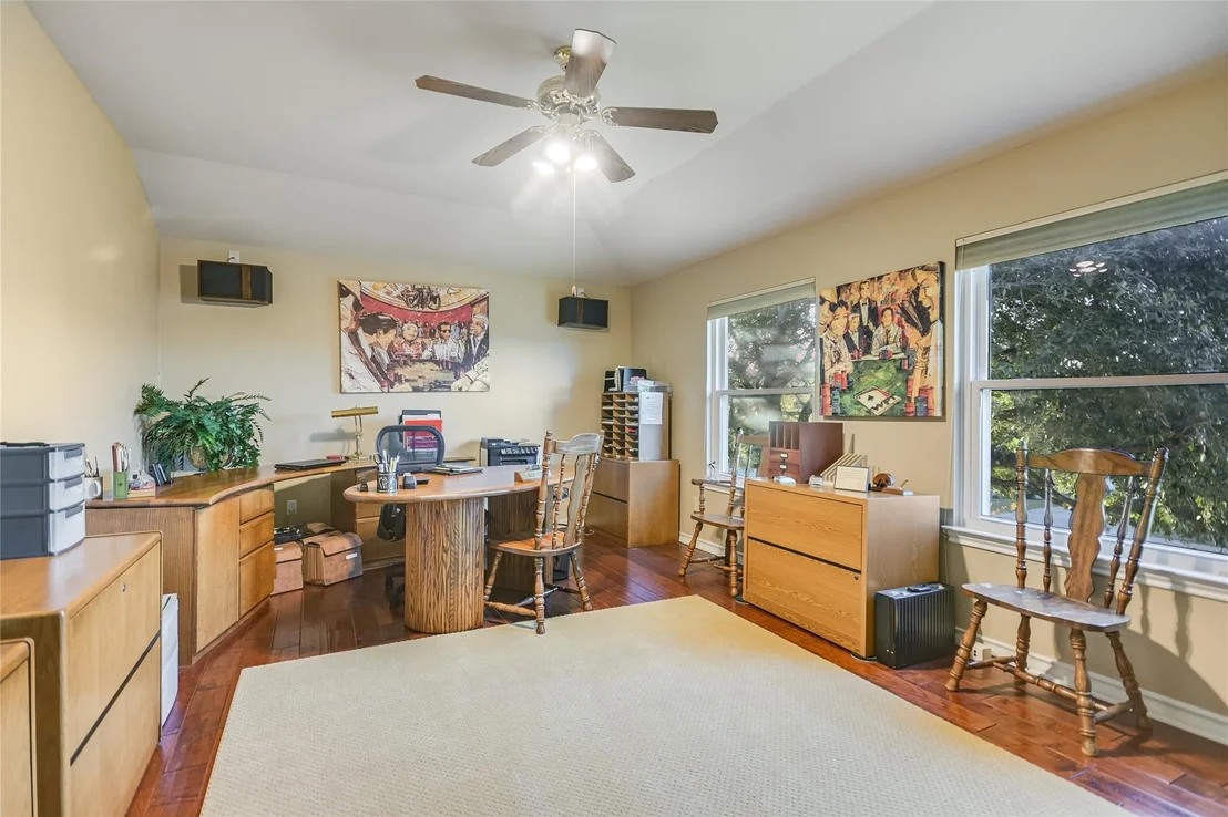 Photo of 9105 Bluegrass DR