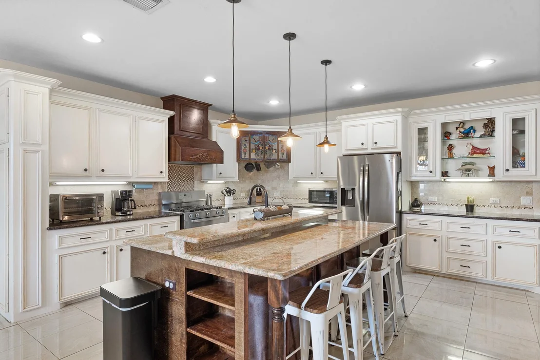 Photo of 1102 Private Road 2332