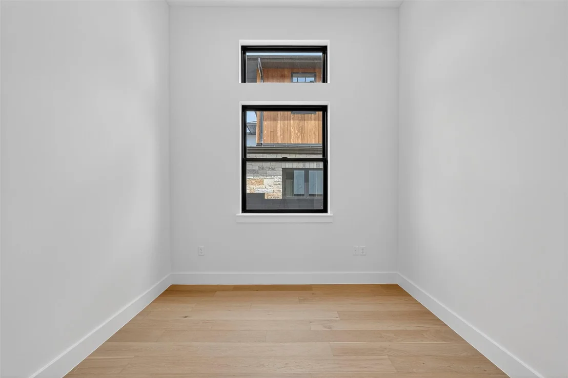 Photo of 10105 Milky Way DR