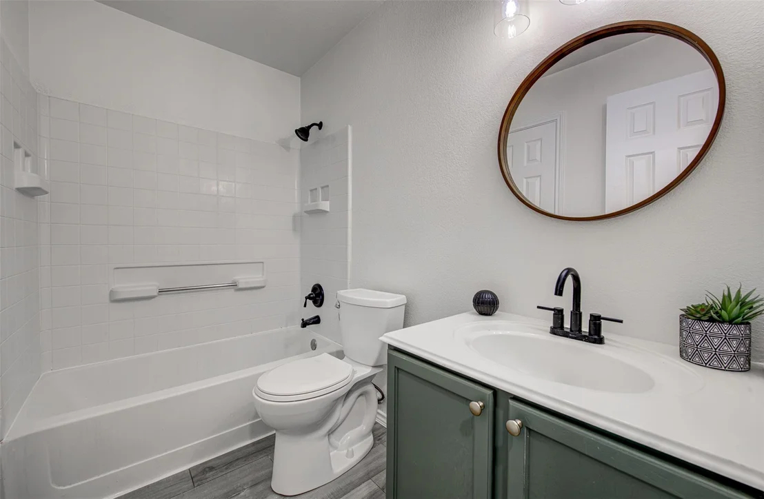 Photo of Unit B at 6249 Negley