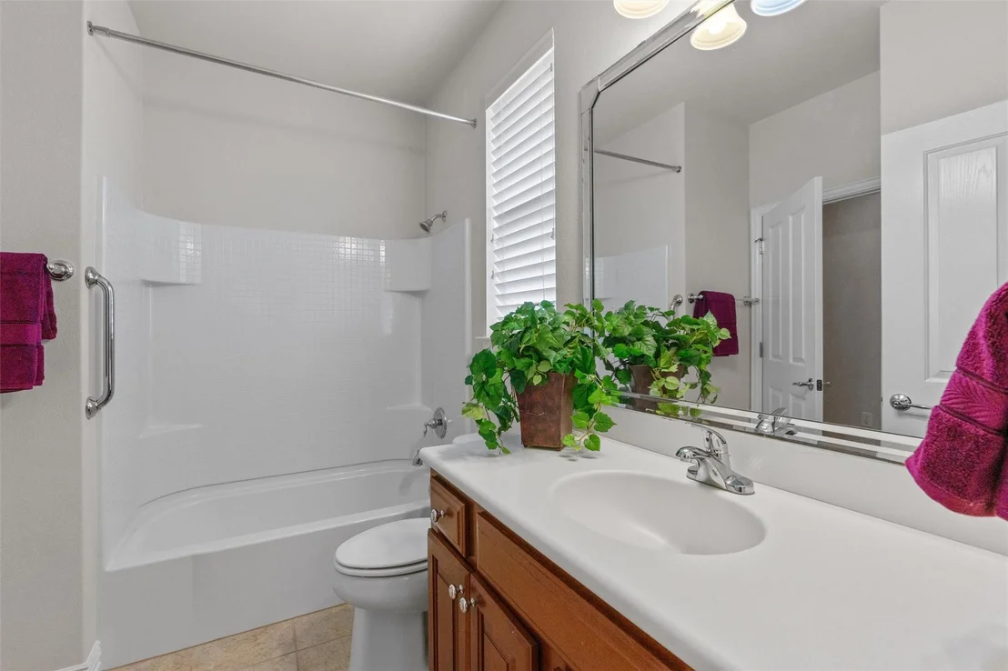 Photo of 106 Angelina CV