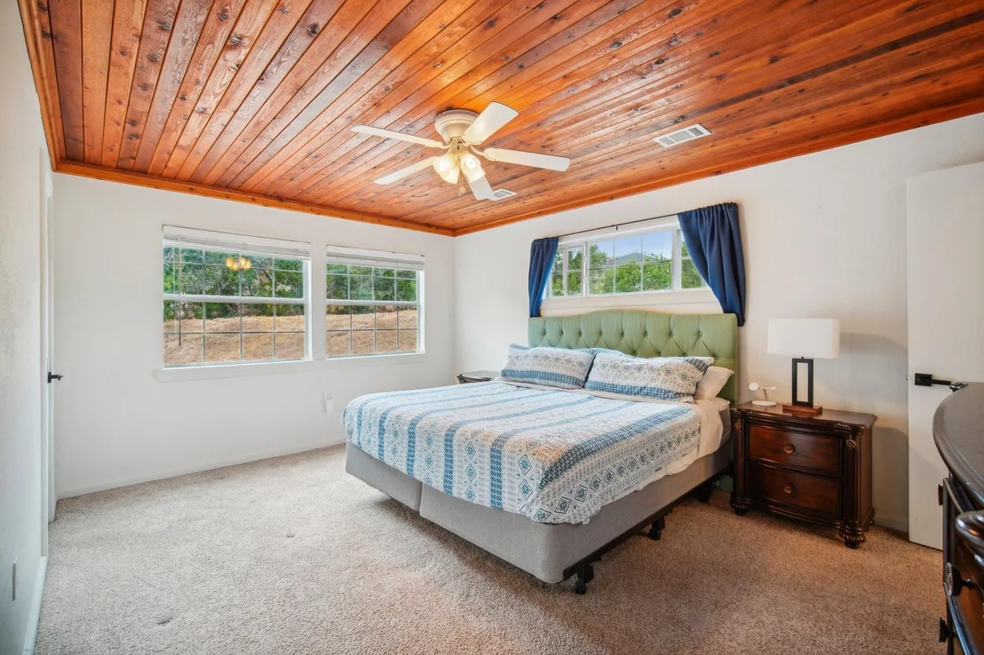 Photo of 1815 Spring Valley DR