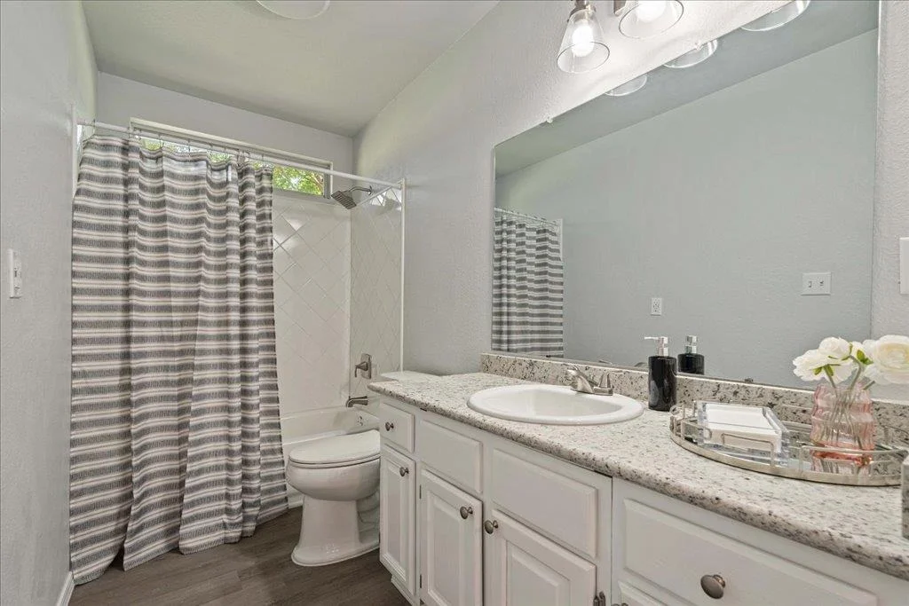 Photo of 772 Clearview CIR
