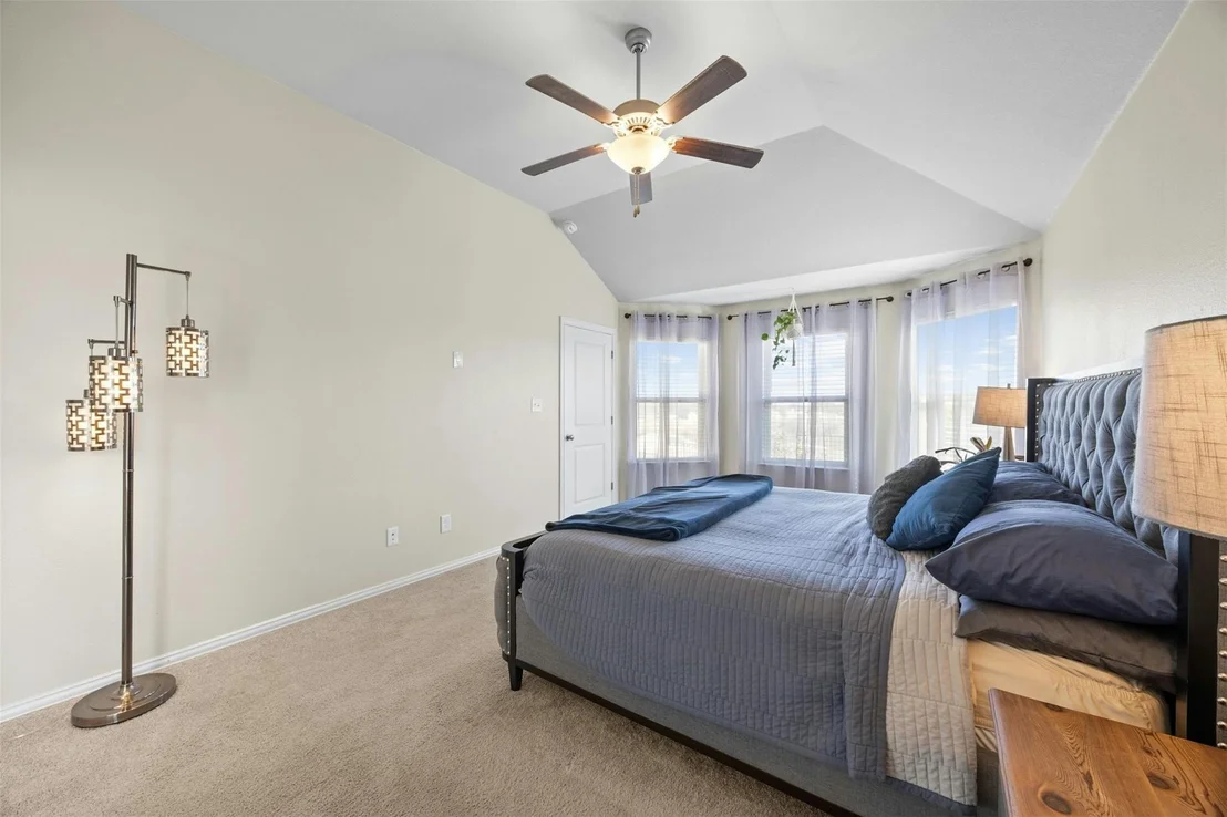 Photo of 1004 Bright Star CV