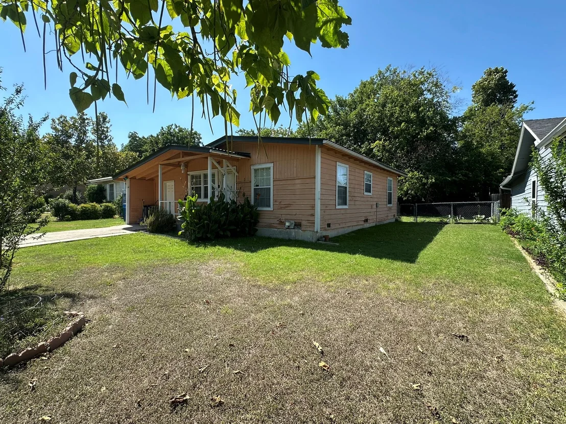 Photo of 704 Otis ST
