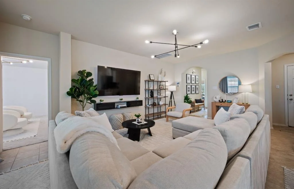 Photo of 140 Rearden BLVD