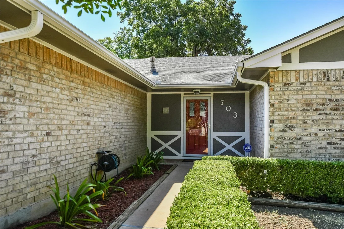 Photo of 703 Windsor RD