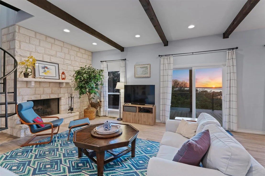 Photo of 4401 Sunset Cliff RD