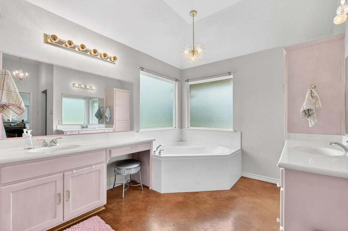 Photo of 421 Sunset Ridge DR
