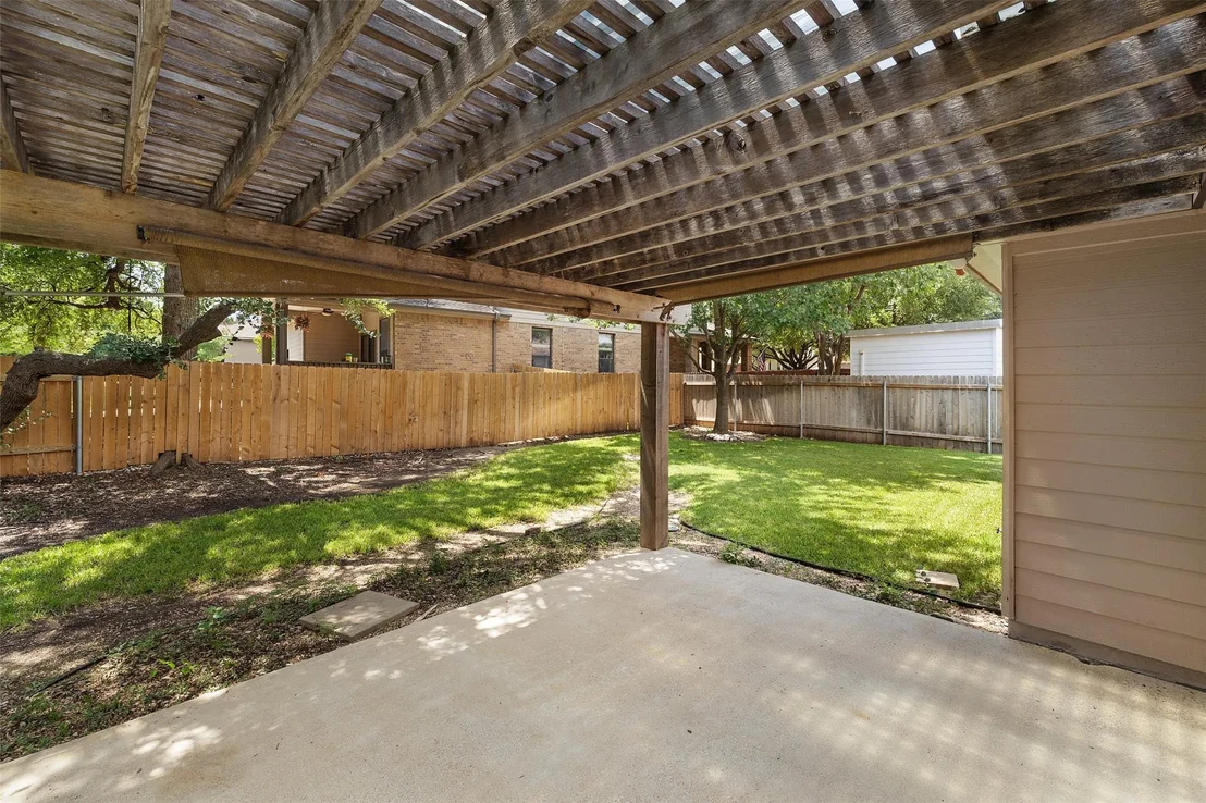 Photo of 2402 Henry Rifle RD