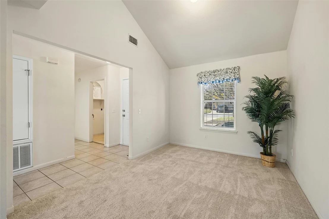 Photo of 512 Millcreek LN
