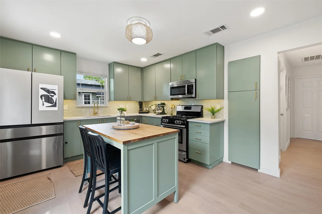 Photo of 3208 Goodwin Ave