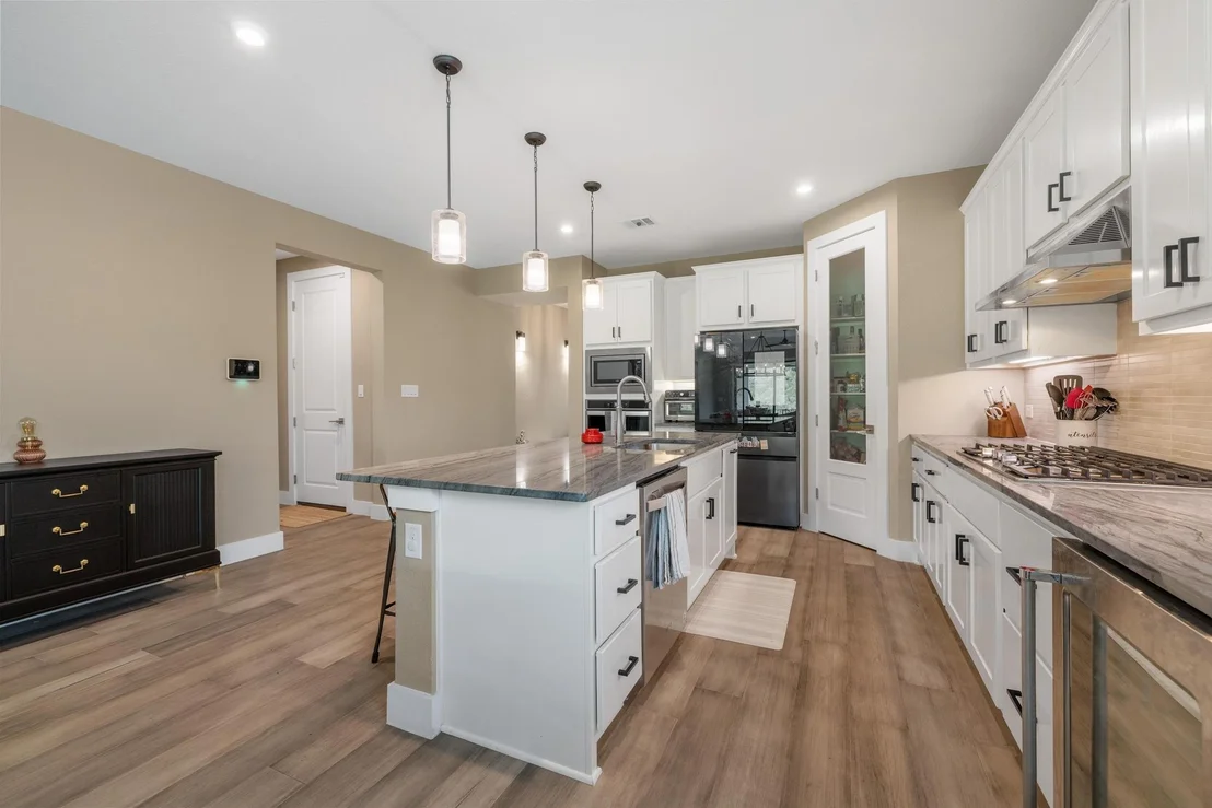 Photo of 1332 Brescia WALK