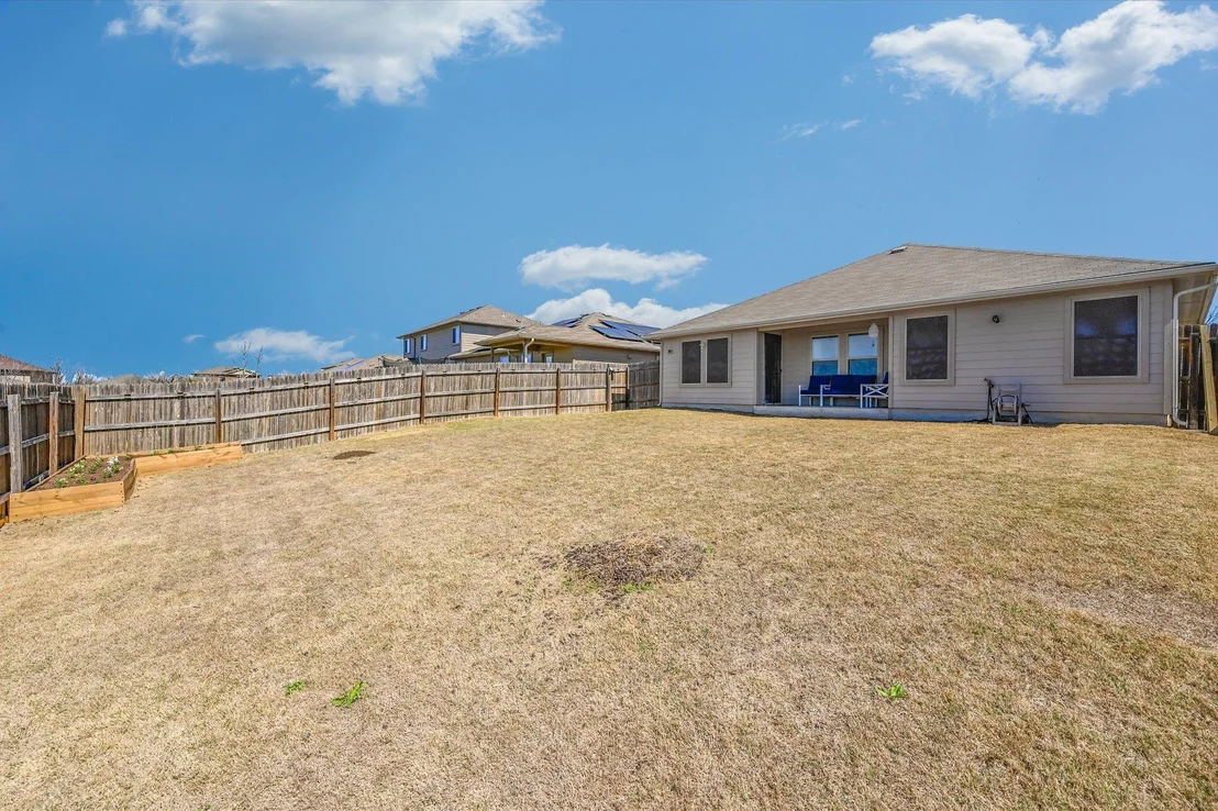 Photo of 725 Pinnacle DR