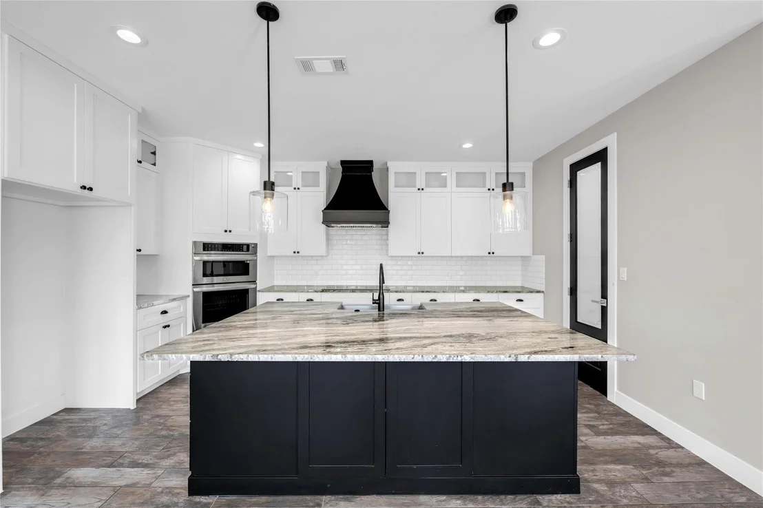 Photo of 3205 Douglas DR