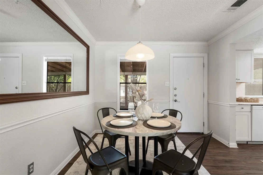Photo of 1612 Broadmoor DR