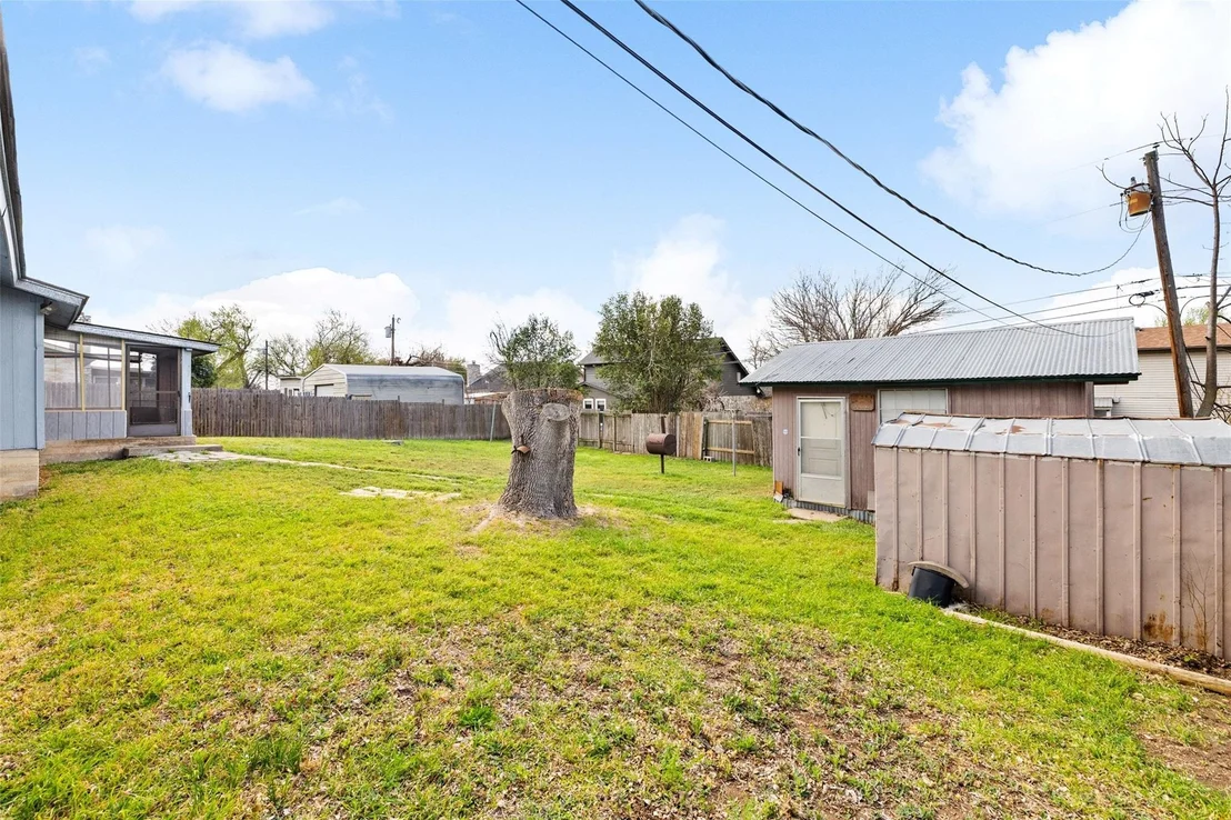Photo of 2303 Carolyn DR