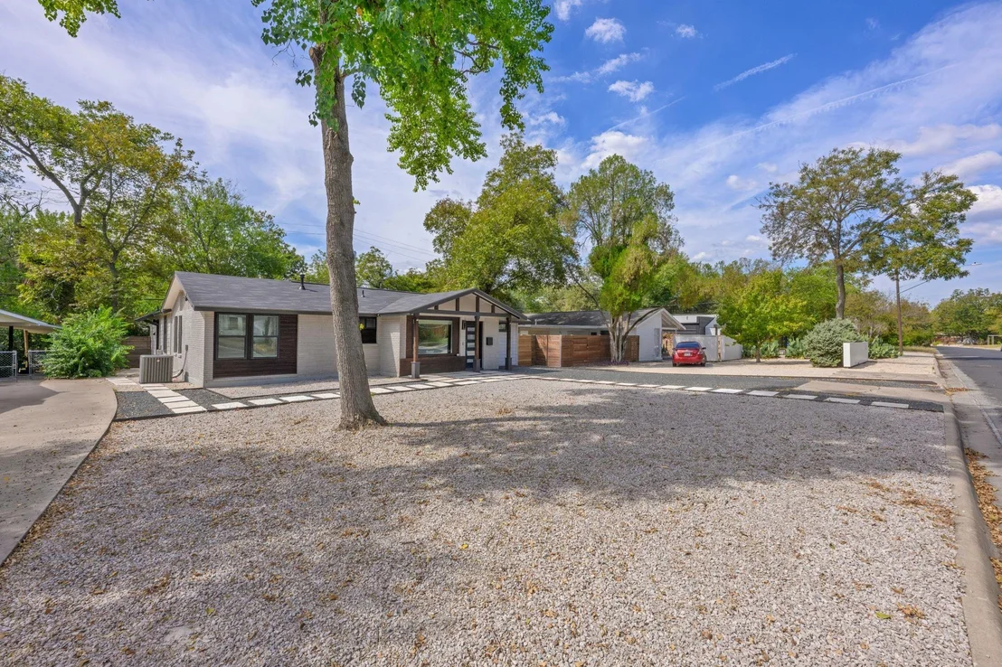 Photo of 1409 Westmoor DR