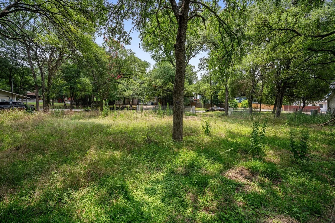 Photo of 4100 Leslie Ave
