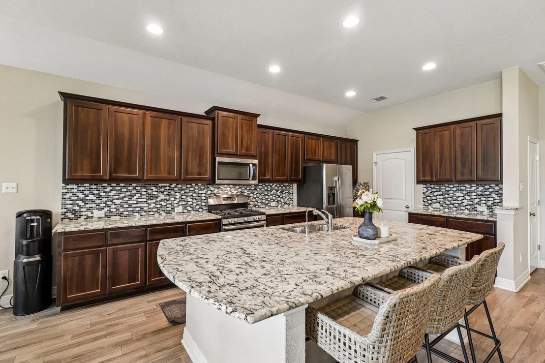 Photo of 3713 Gildas PATH
