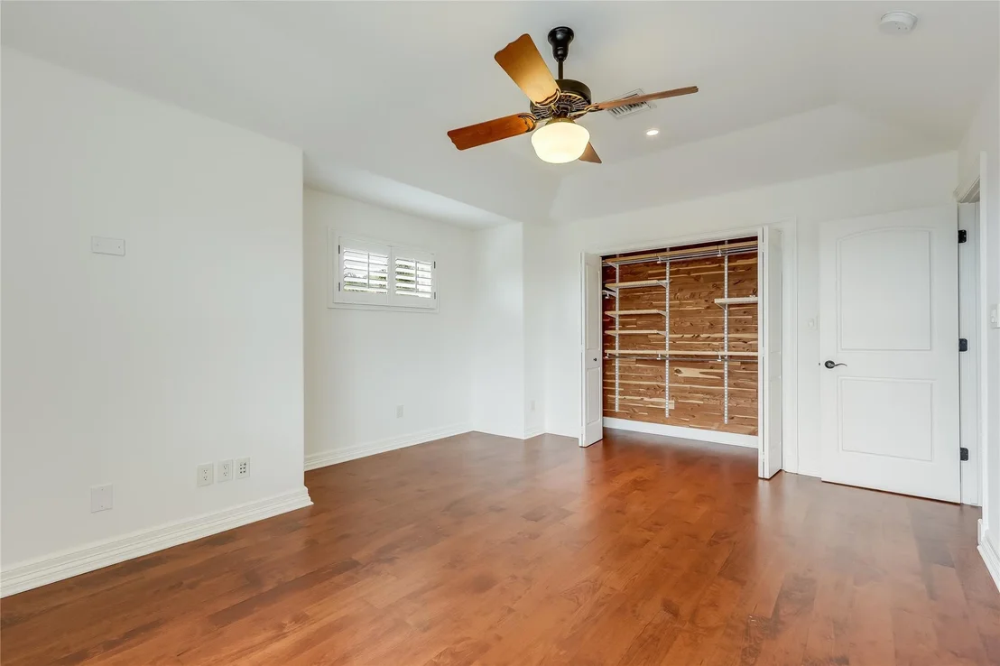 Photo of Unit 33 at 2800 Waymaker WAY