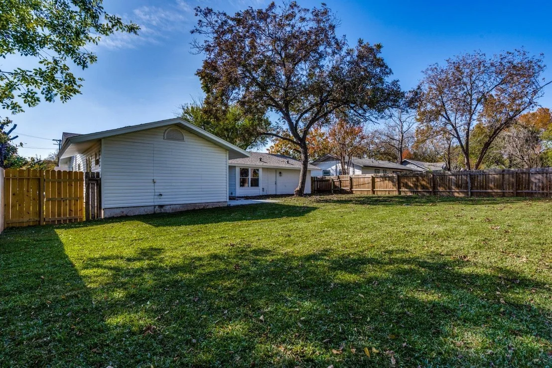 Photo of 1002 Alden DR
