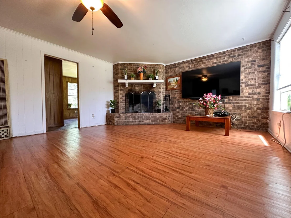 Photo of 407 4th Ave