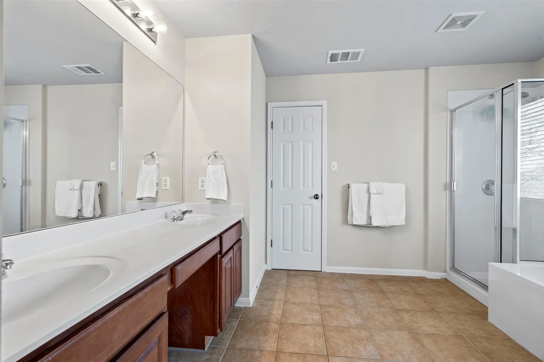 Photo of 4121 Meadow Bluff WAY