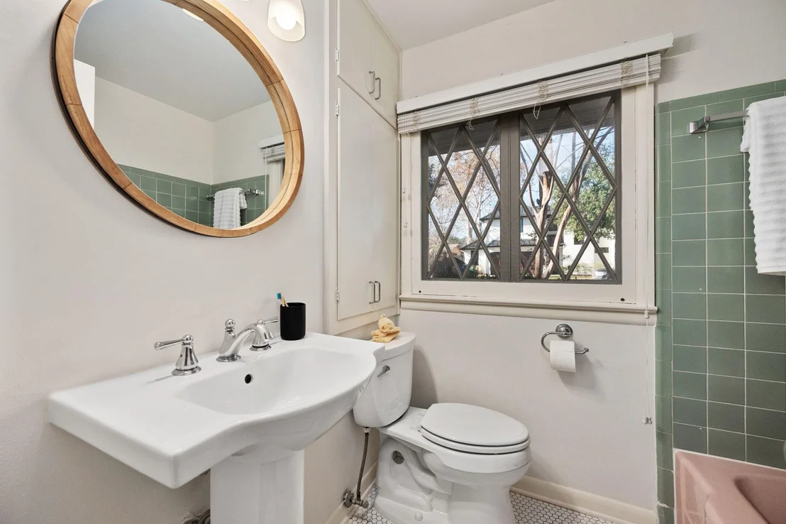 Photo of 5807 Fairlane DR